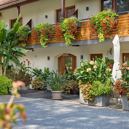 Hotel garni Sonnenhof Reichenberg  Buitenkant foto